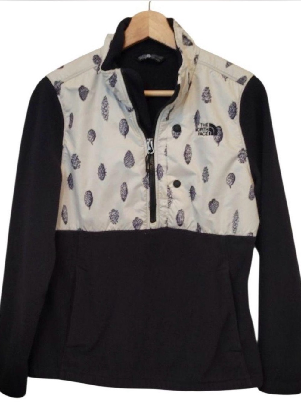 The North Face Women's Denali Black and Cream Pullover Jacket